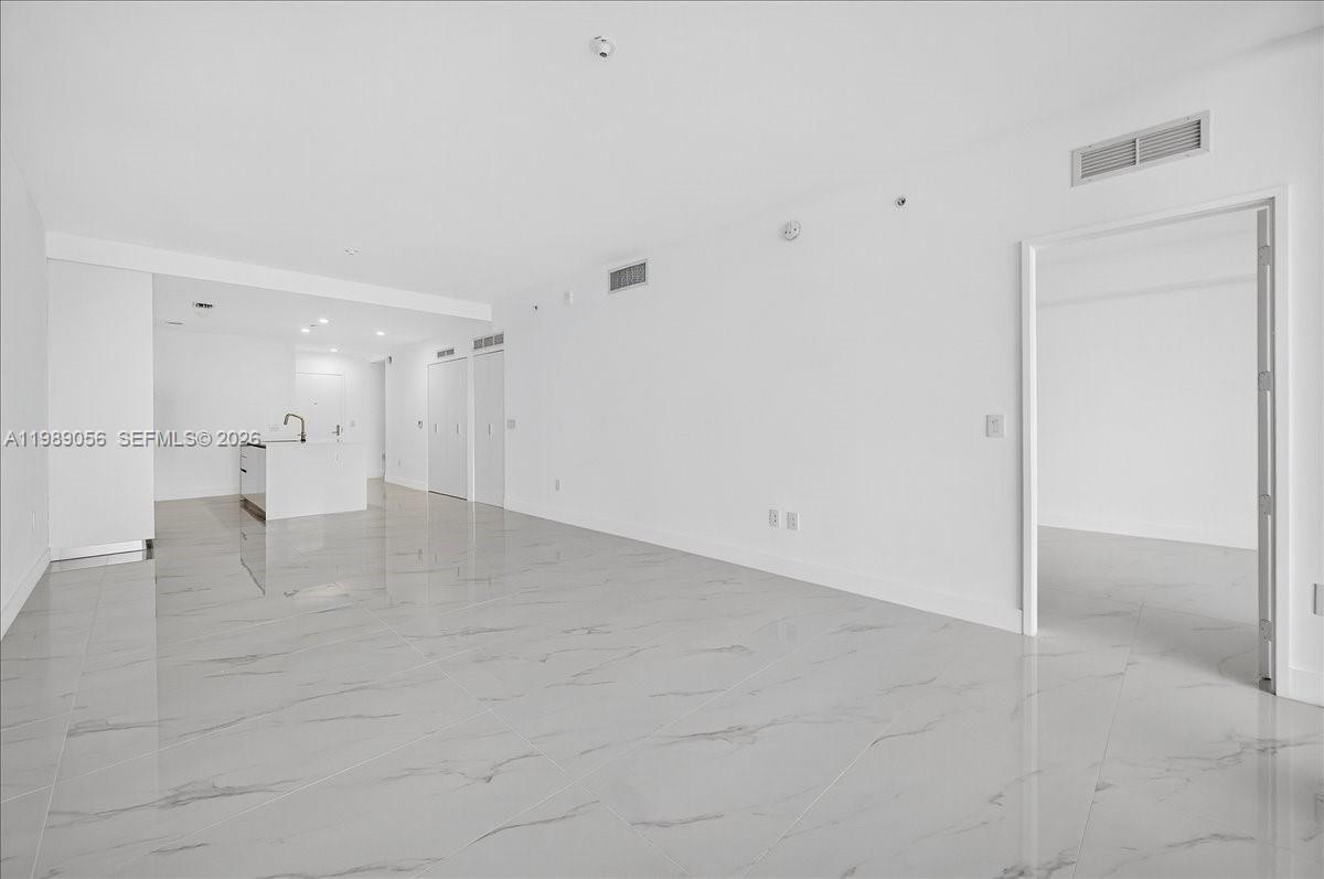 700 Ne 24 2606 Property Photo 11