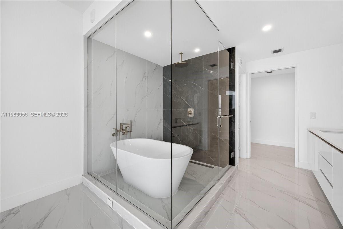 700 Ne 24 2606 Property Photo 14