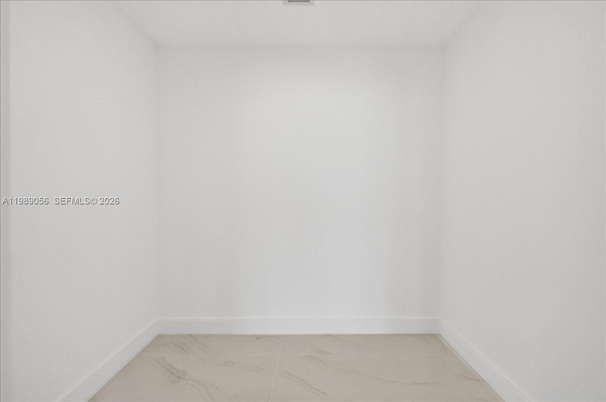 700 Ne 24 2606 Property Photo 19