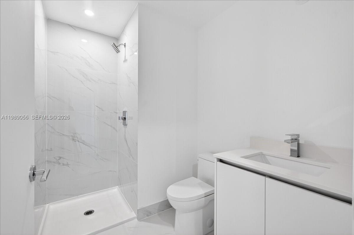 700 Ne 24 2606 Property Photo 23