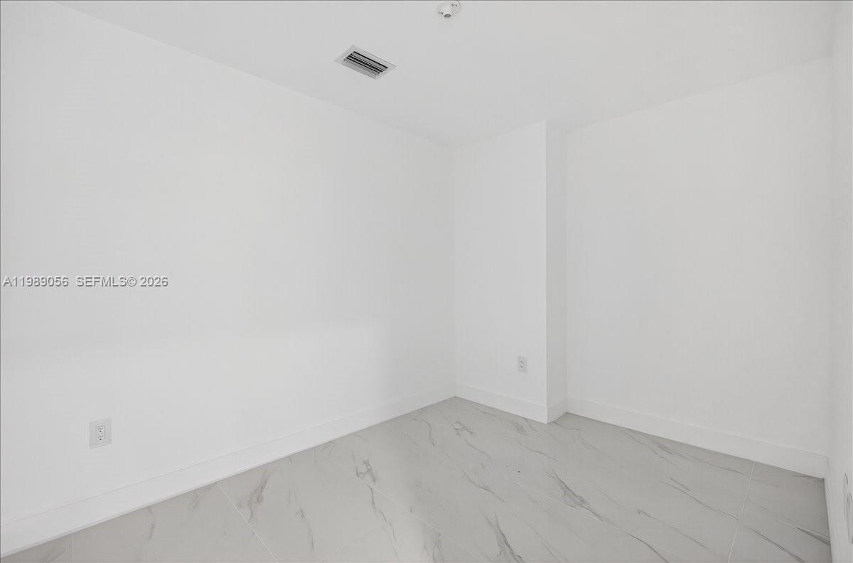 700 Ne 24 2606 Property Photo 24