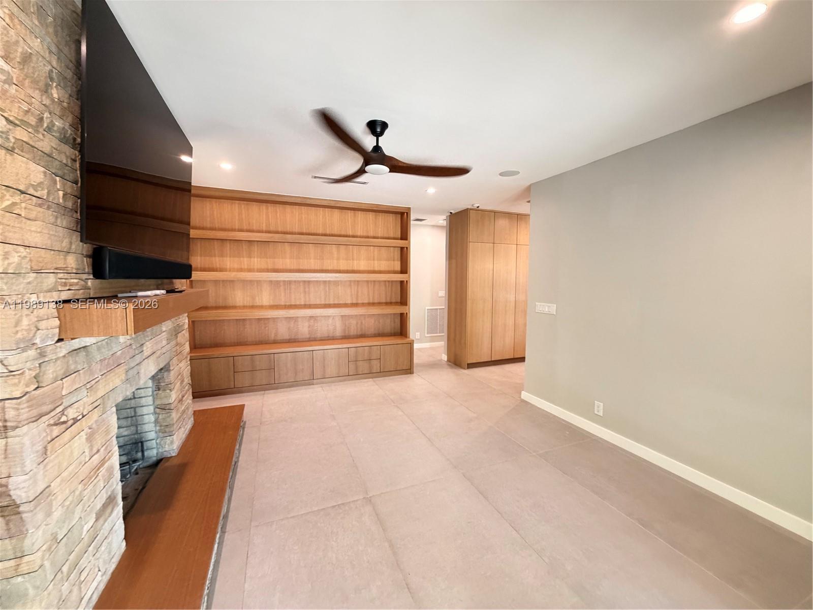 3200 Ne 165th Street Property Photo 13