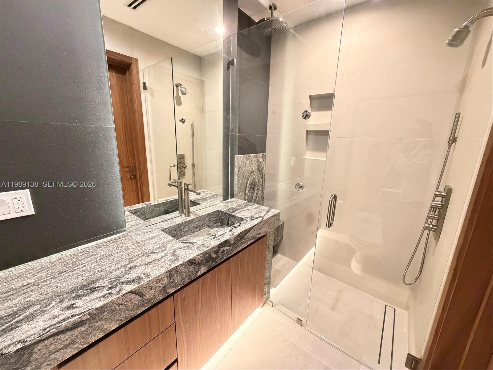 3200 Ne 165th Street Property Photo 15