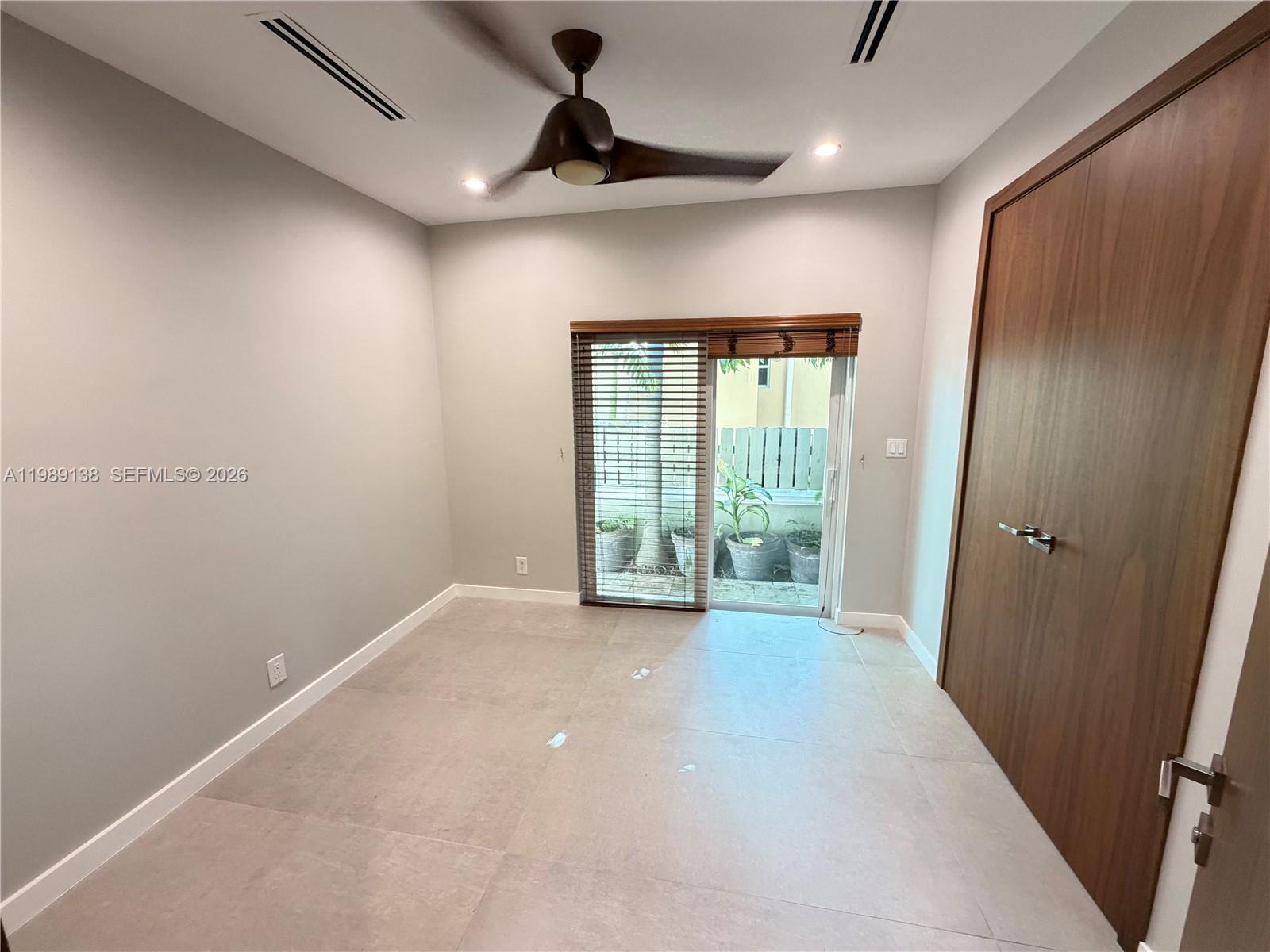 3200 Ne 165th Street Property Photo 25