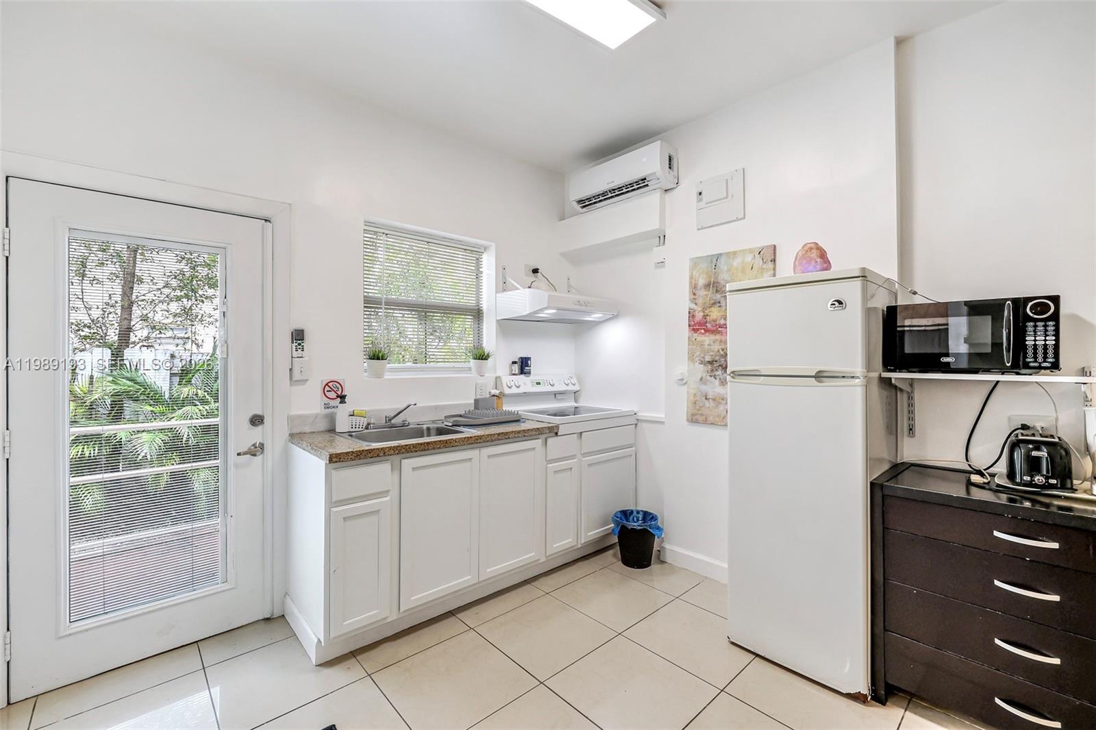 12085 W Dixie Highway Property Photo 13