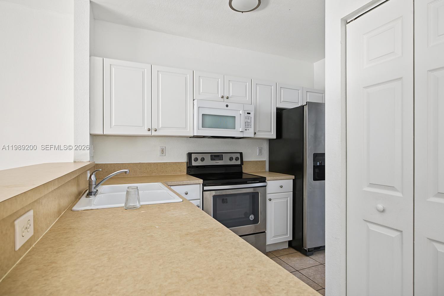 1490 Ne 33rd Avenue 104-13 Property Photo 14