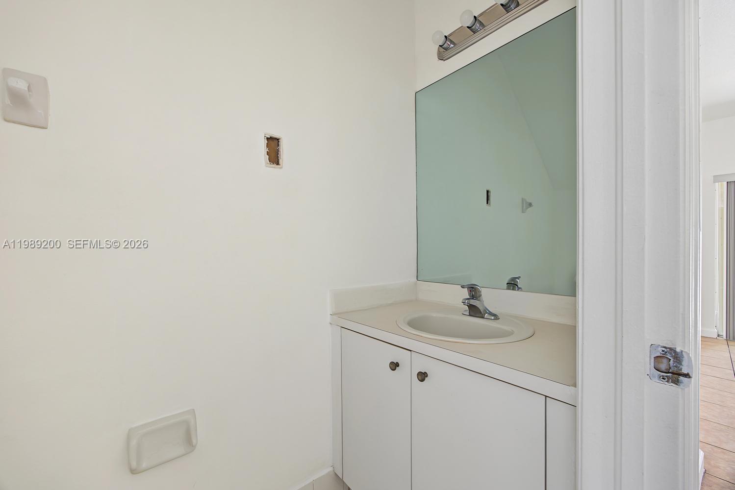 1490 Ne 33rd Avenue 104-13 Property Photo 20