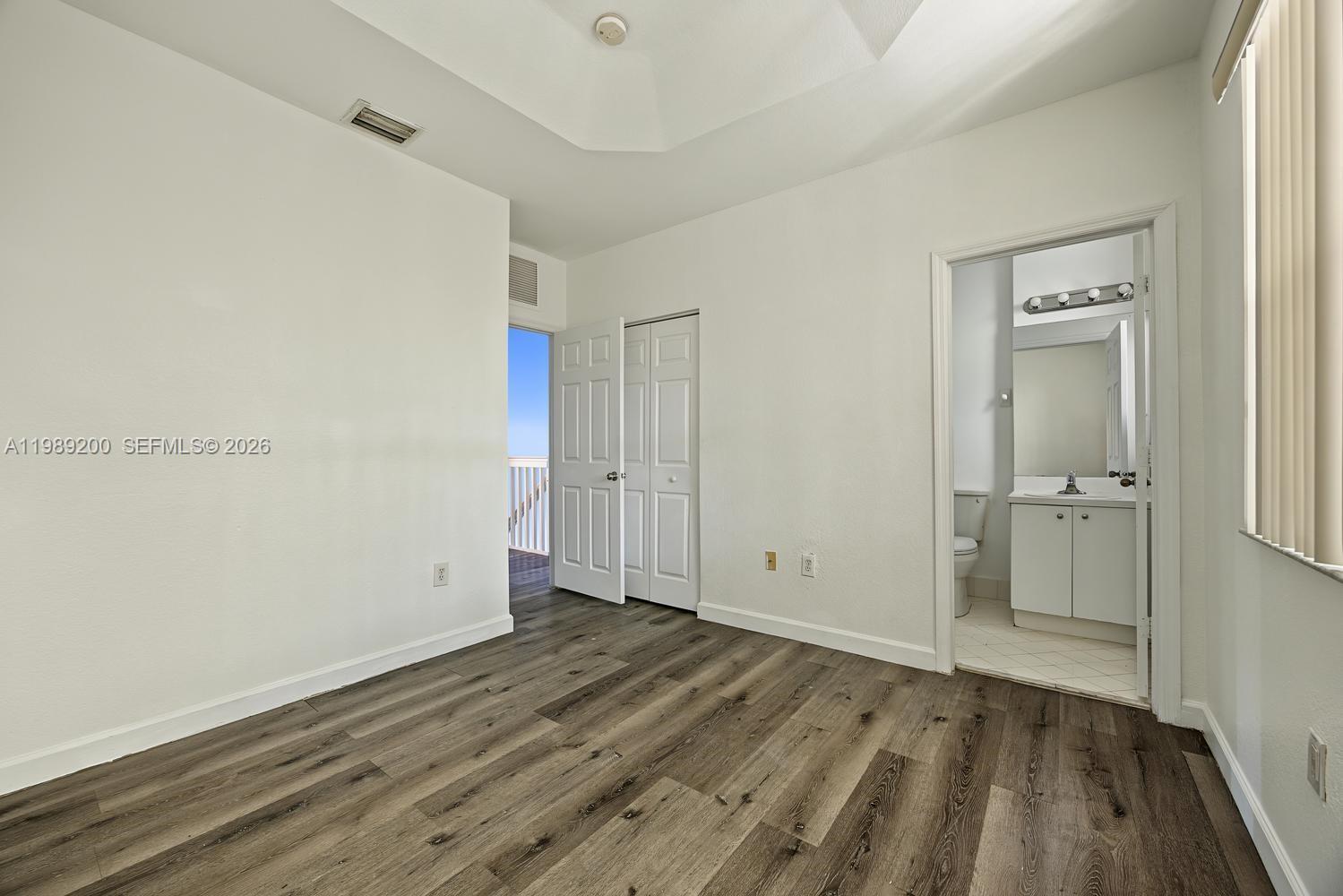 1490 Ne 33rd Avenue 104-13 Property Photo 25