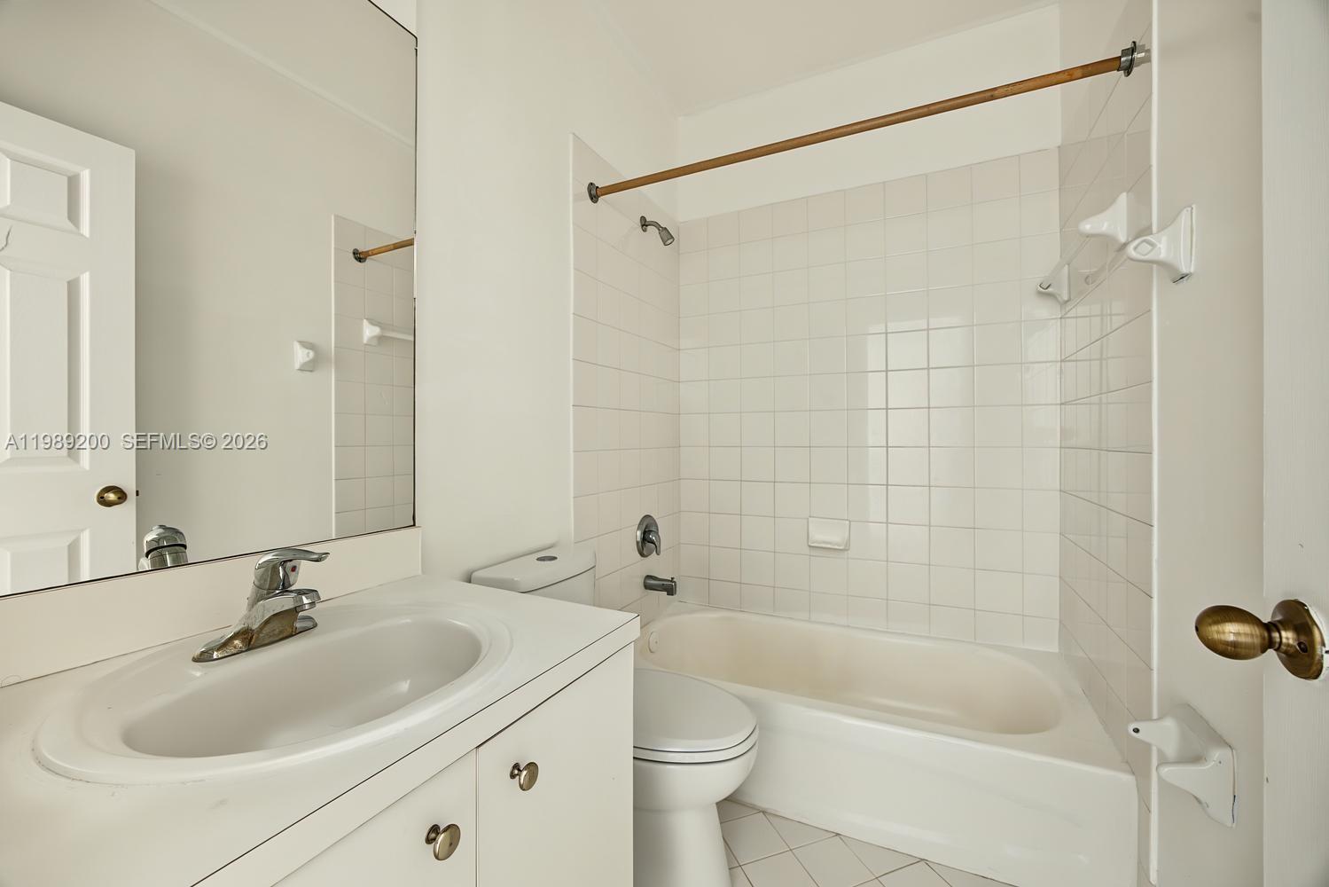 1490 Ne 33rd Avenue 104-13 Property Photo 28