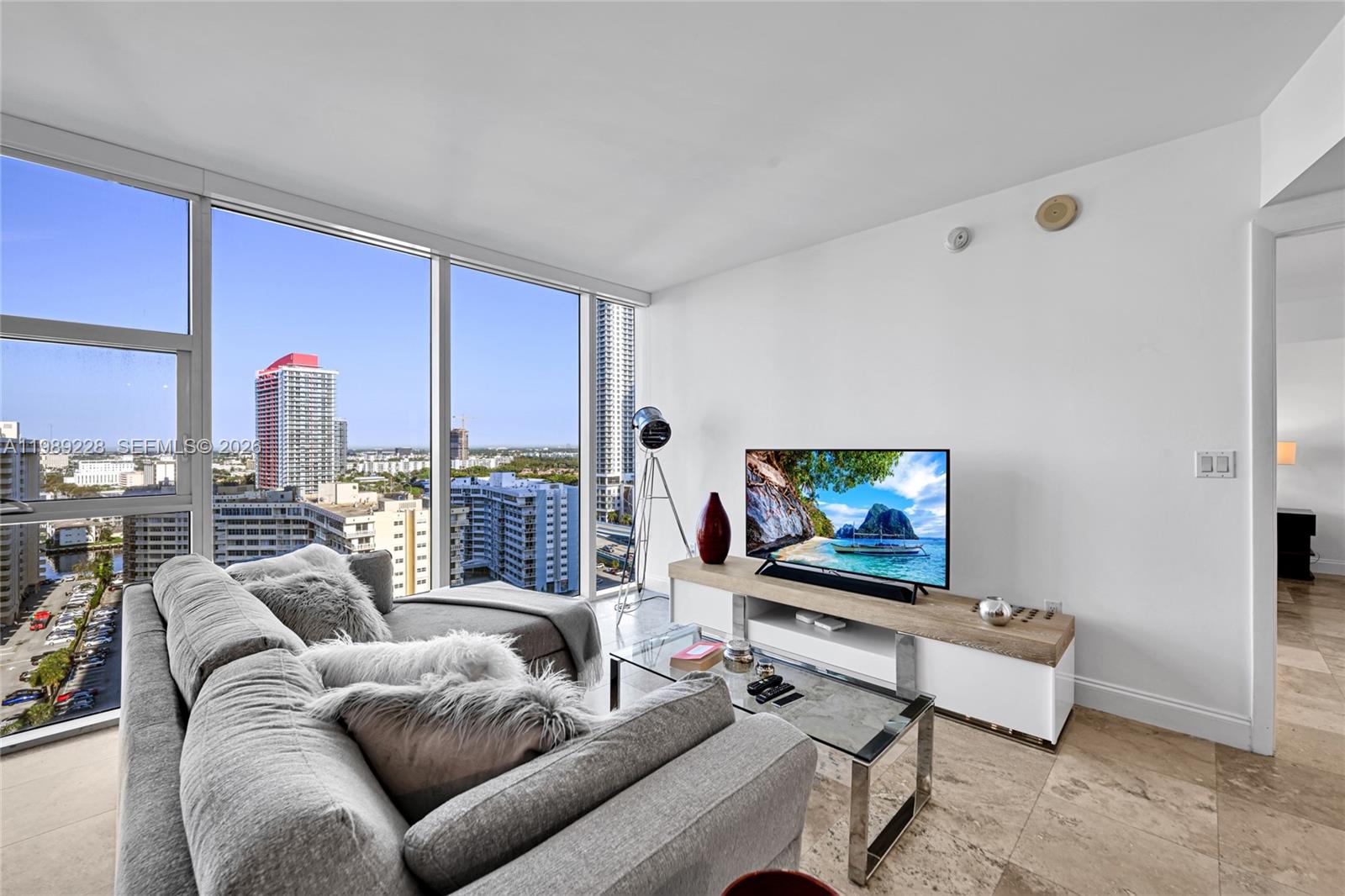 1830 S Ocean Drive 1707 Property Photo 5