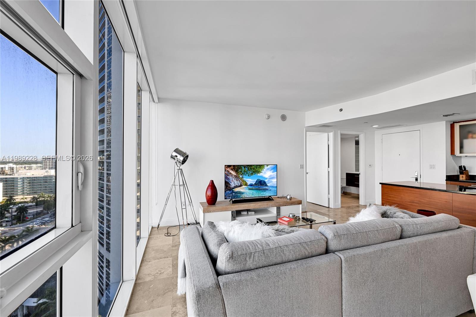 1830 S Ocean Drive 1707 Property Photo 8