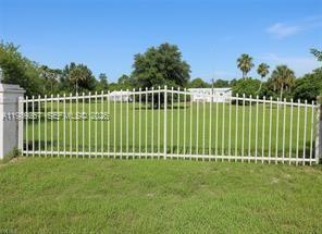 4555 Pioneer 16th Street Property Photo 1