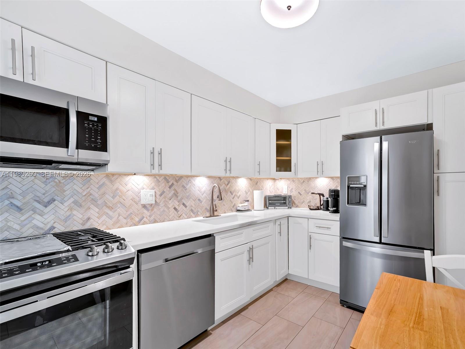 3140 S Ocean Drive 612 Property Photo 1
