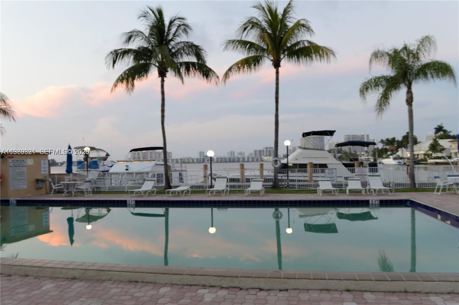 2821 N Miami Beach Boulevard 2k Property Photo 3