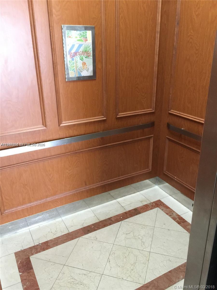 2821 N Miami Beach Boulevard 2k Property Photo 7