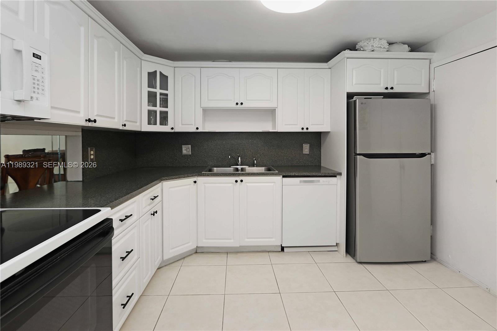 2821 N Miami Beach Boulevard 2k Property Photo 11