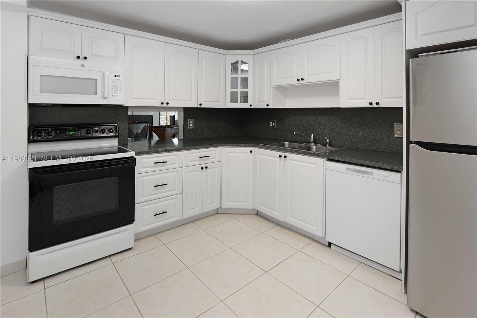 2821 N Miami Beach Boulevard 2k Property Photo 12