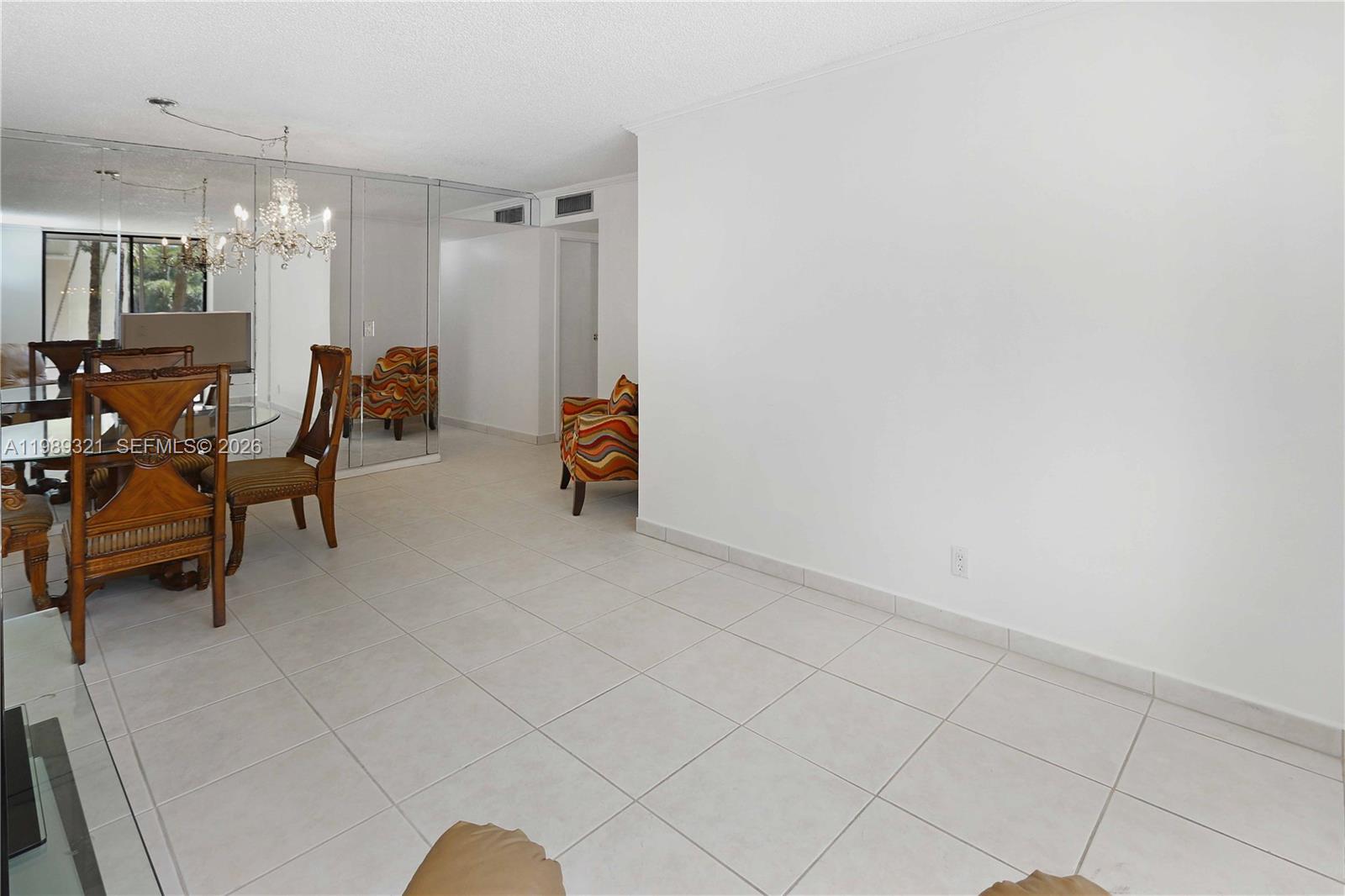 2821 N Miami Beach Boulevard 2k Property Photo 15