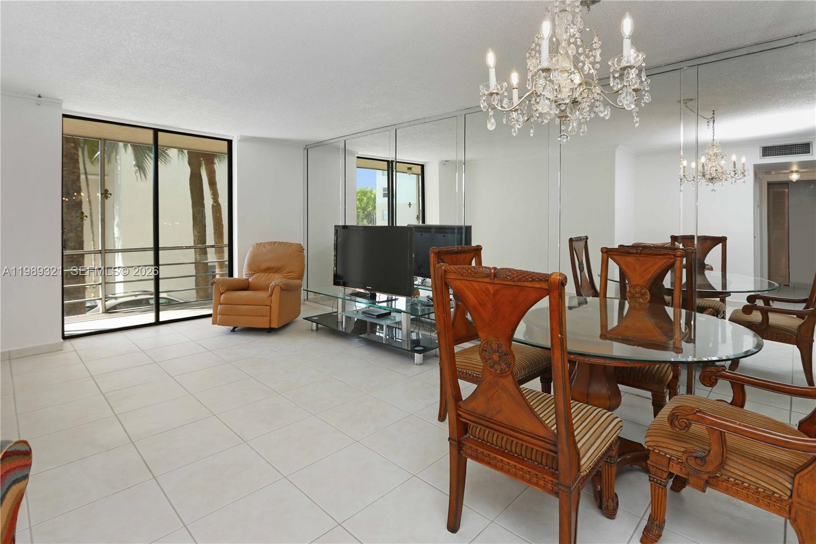 2821 N Miami Beach Boulevard 2k Property Photo 16