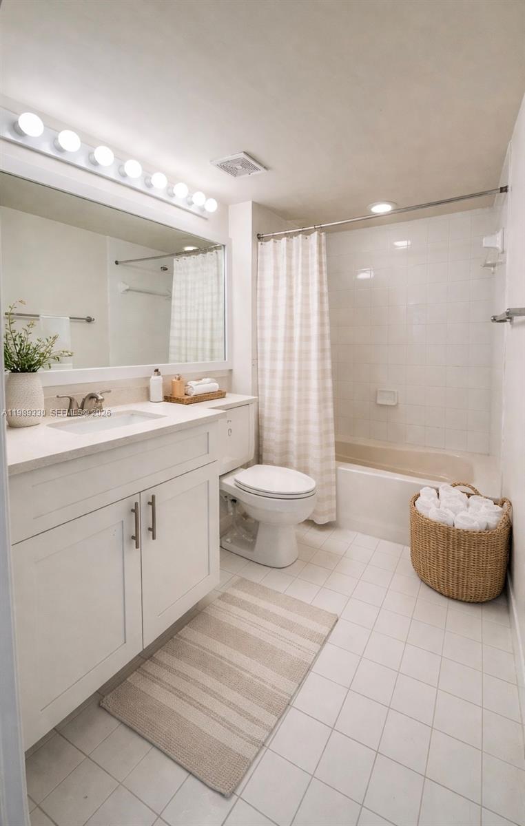 1155 Brickell Bay Drive 1705 Property Photo 7