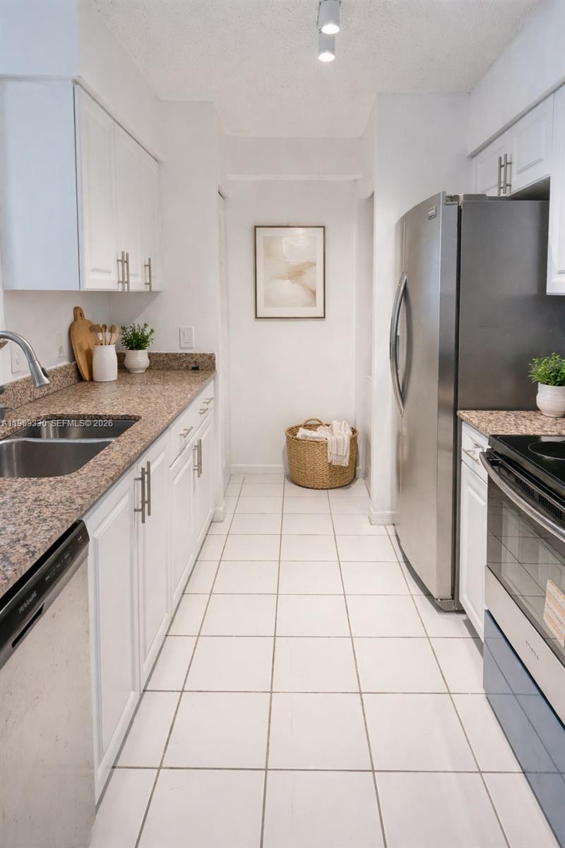 1155 Brickell Bay Drive 1705 Property Photo 9