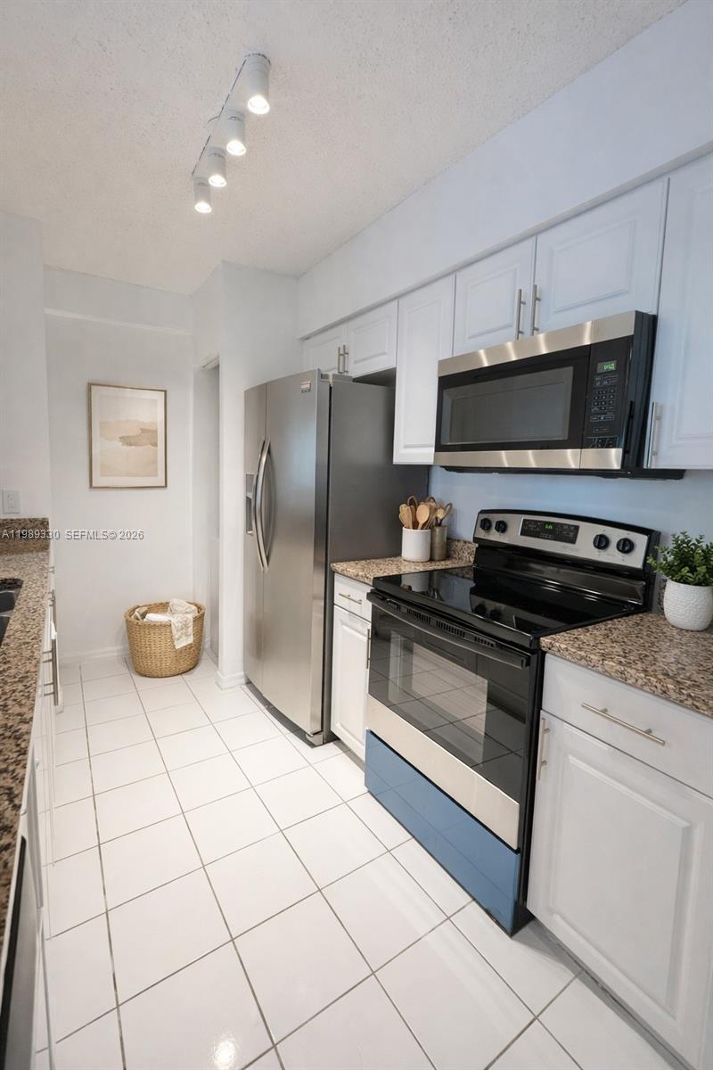 1155 Brickell Bay Drive 1705 Property Photo 10