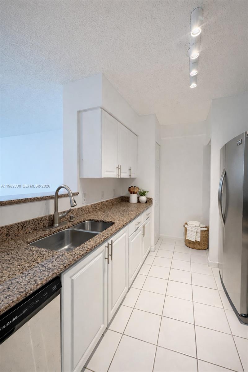 1155 Brickell Bay Drive 1705 Property Photo 11
