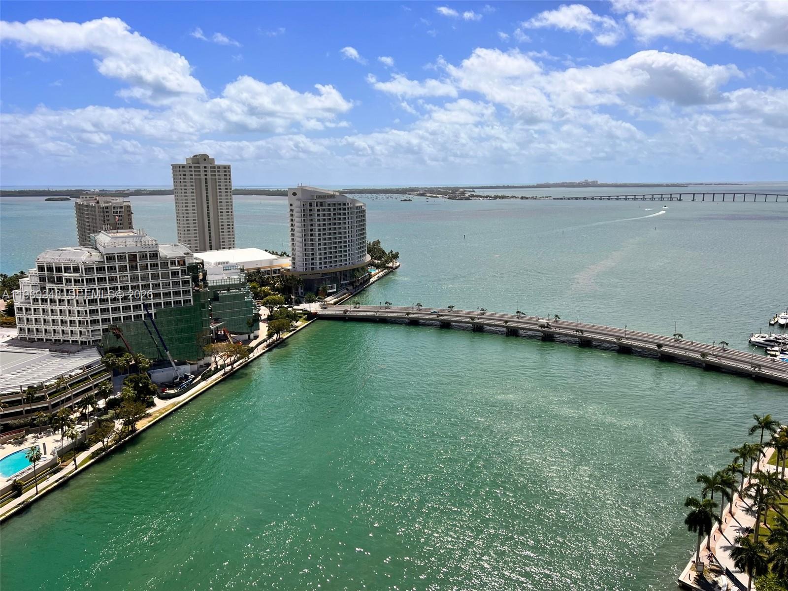 495 Brickell Avenue 2401 Property Photo 2
