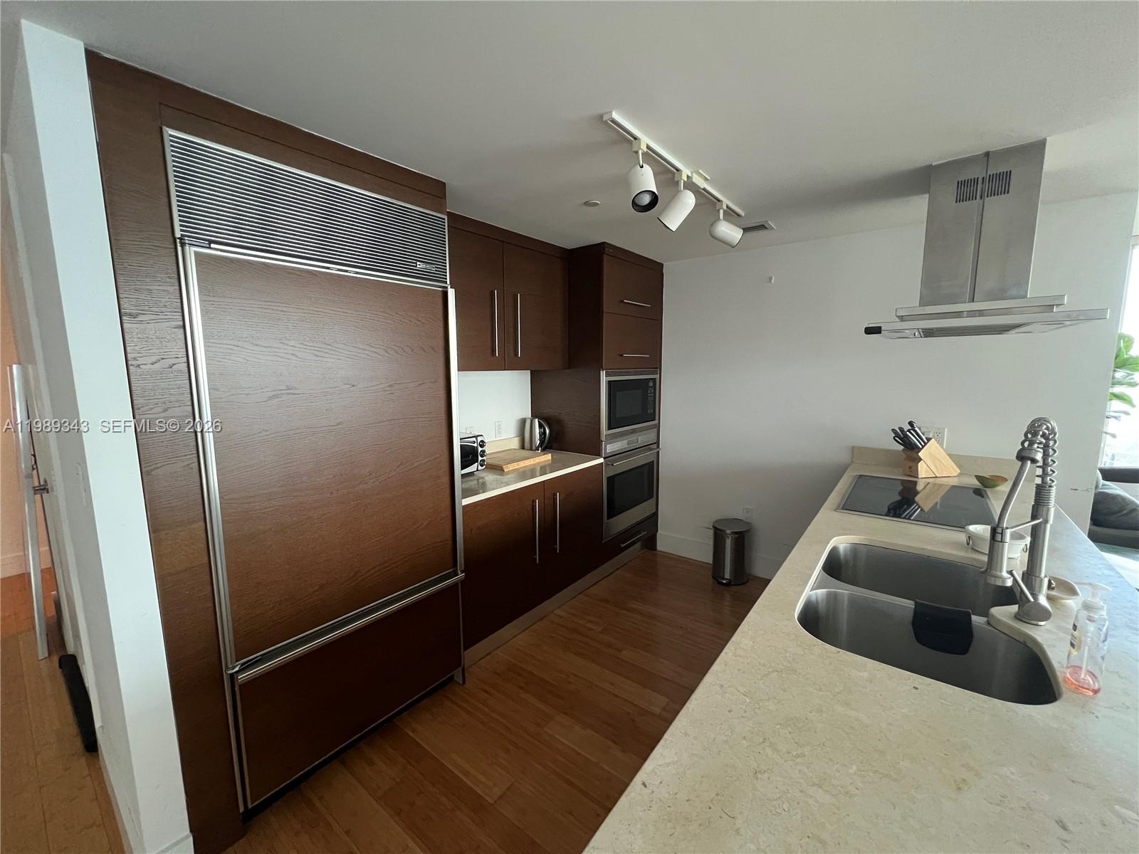 495 Brickell Avenue 2401 Property Photo 14