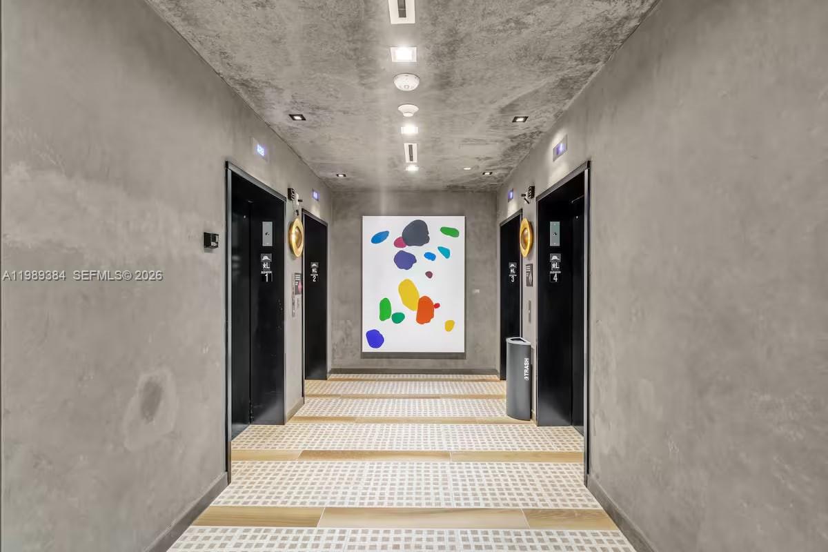 225 N Miami Avenue 202 Property Photo 32