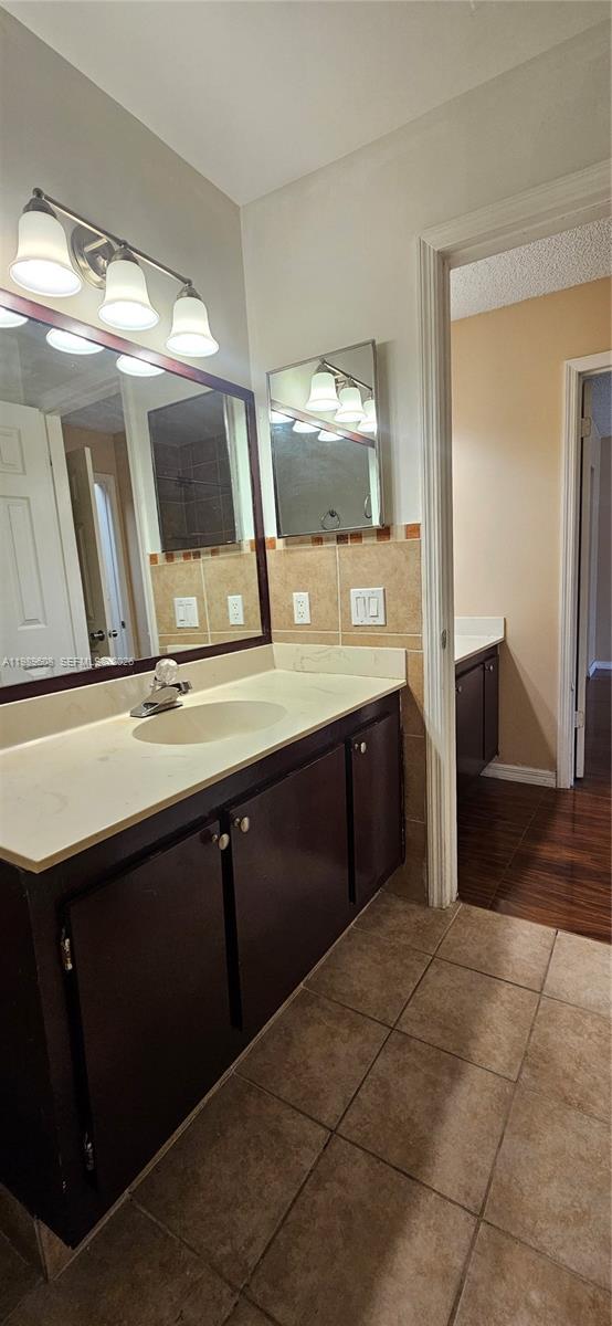 610 Commodore Drive Property Photo 15