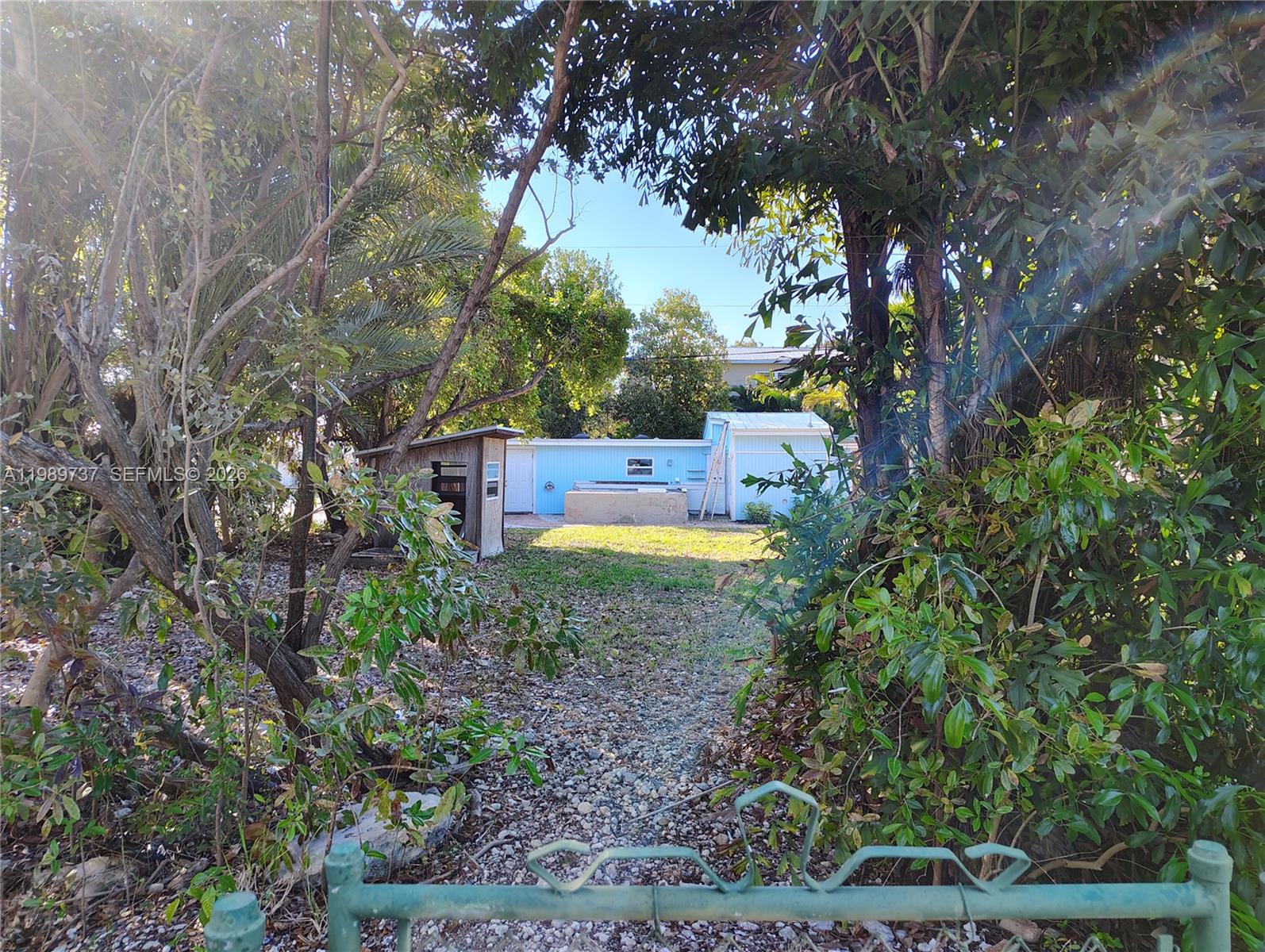 2330 Staples Avenue Property Photo 3