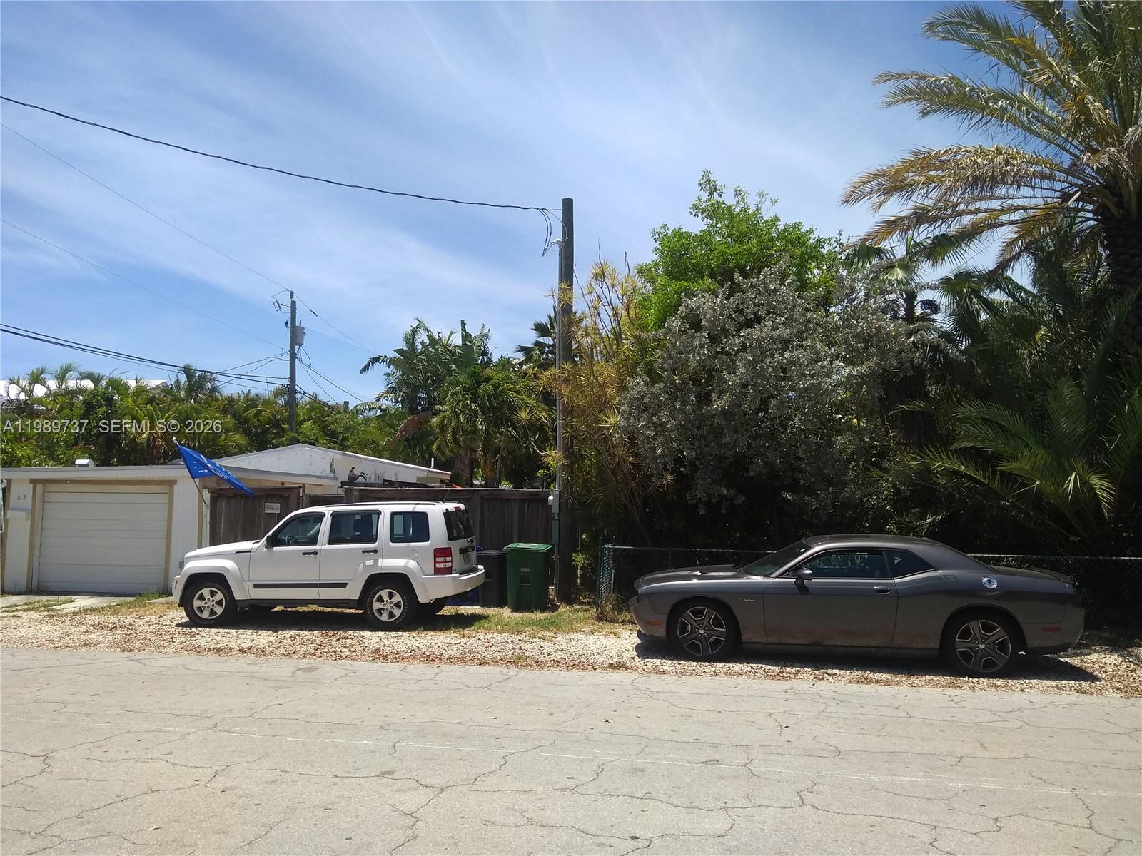 2330 Staples Avenue Property Photo 5