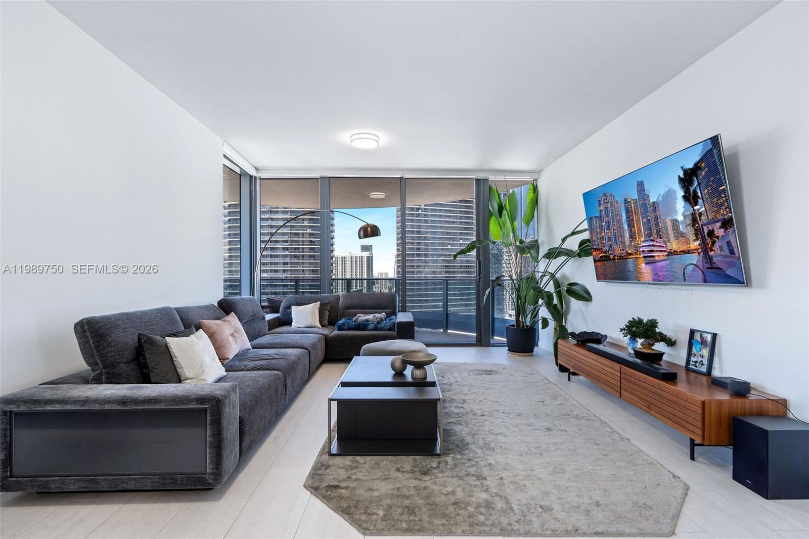 1000 Brickell Plaza 2812 Property Photo 1