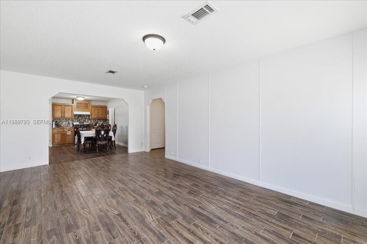 415 S Kennel Street Property Photo 5