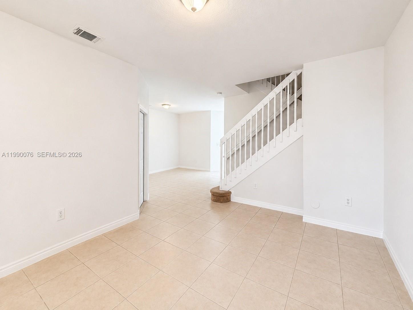 16649 Sw 80th Terrace Property Photo 3