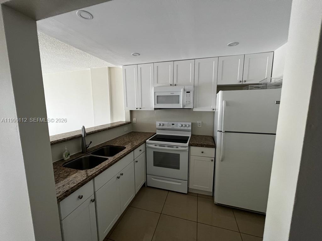 A11990112 Property Photo 2
