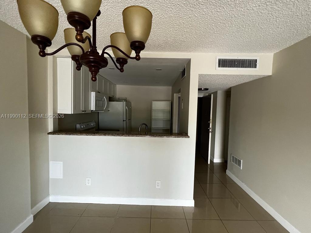 A11990112 Property Photo 4