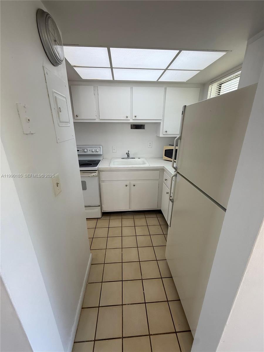 1333 E Hallandale Beach Boulevard 223 Property Photo 5