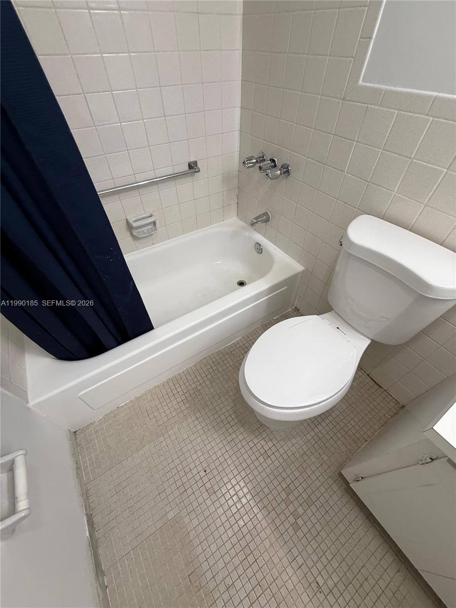 1333 E Hallandale Beach Boulevard 223 Property Photo 8