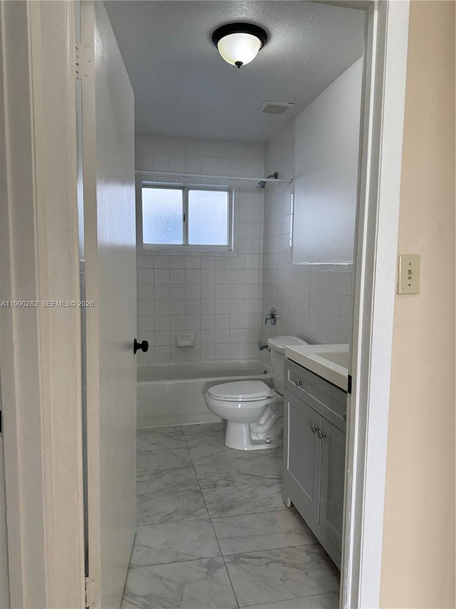 1126 Nw 3rd Street Property Photo 5