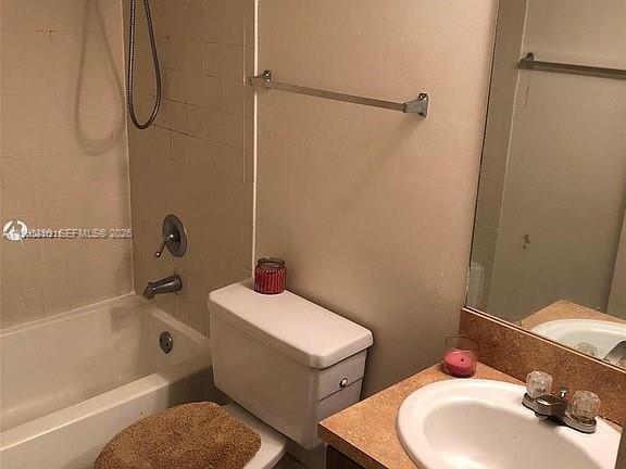 7235 Nw 179th Street 103 Property Photo 5