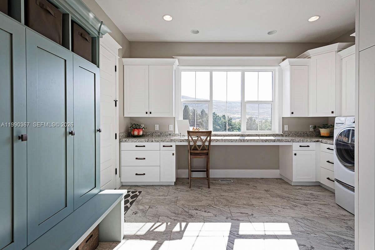 A11990367 Property Photo 13