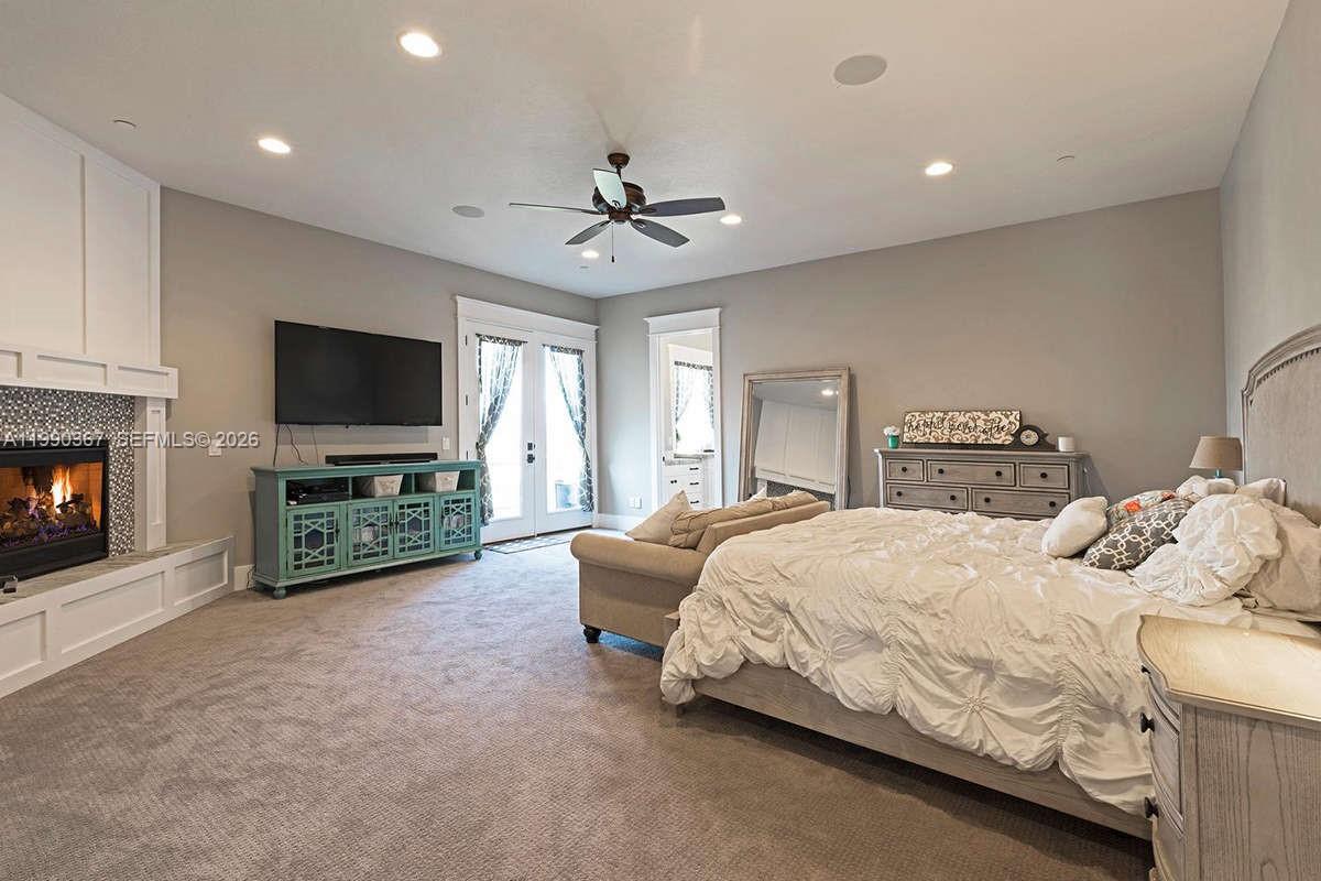 A11990367 Property Photo 15