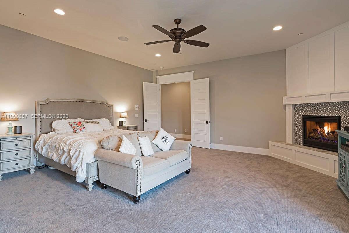 A11990367 Property Photo 16