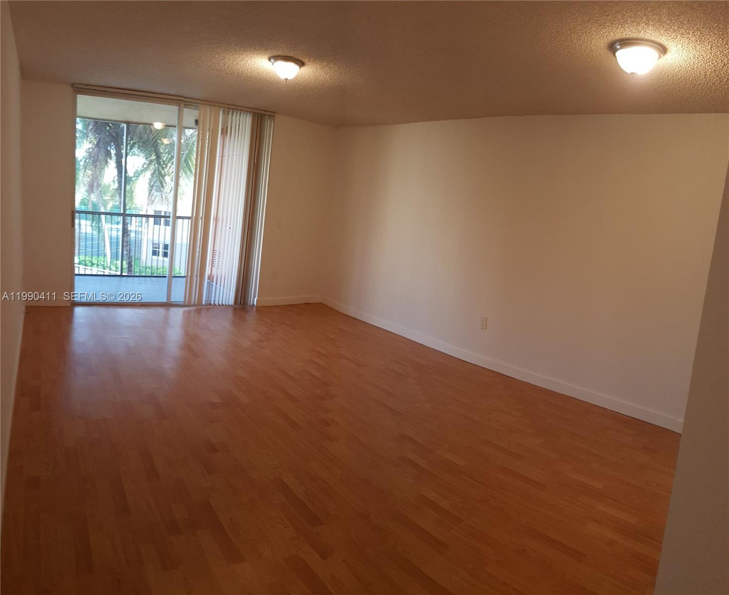 A11990411 Property Photo 2