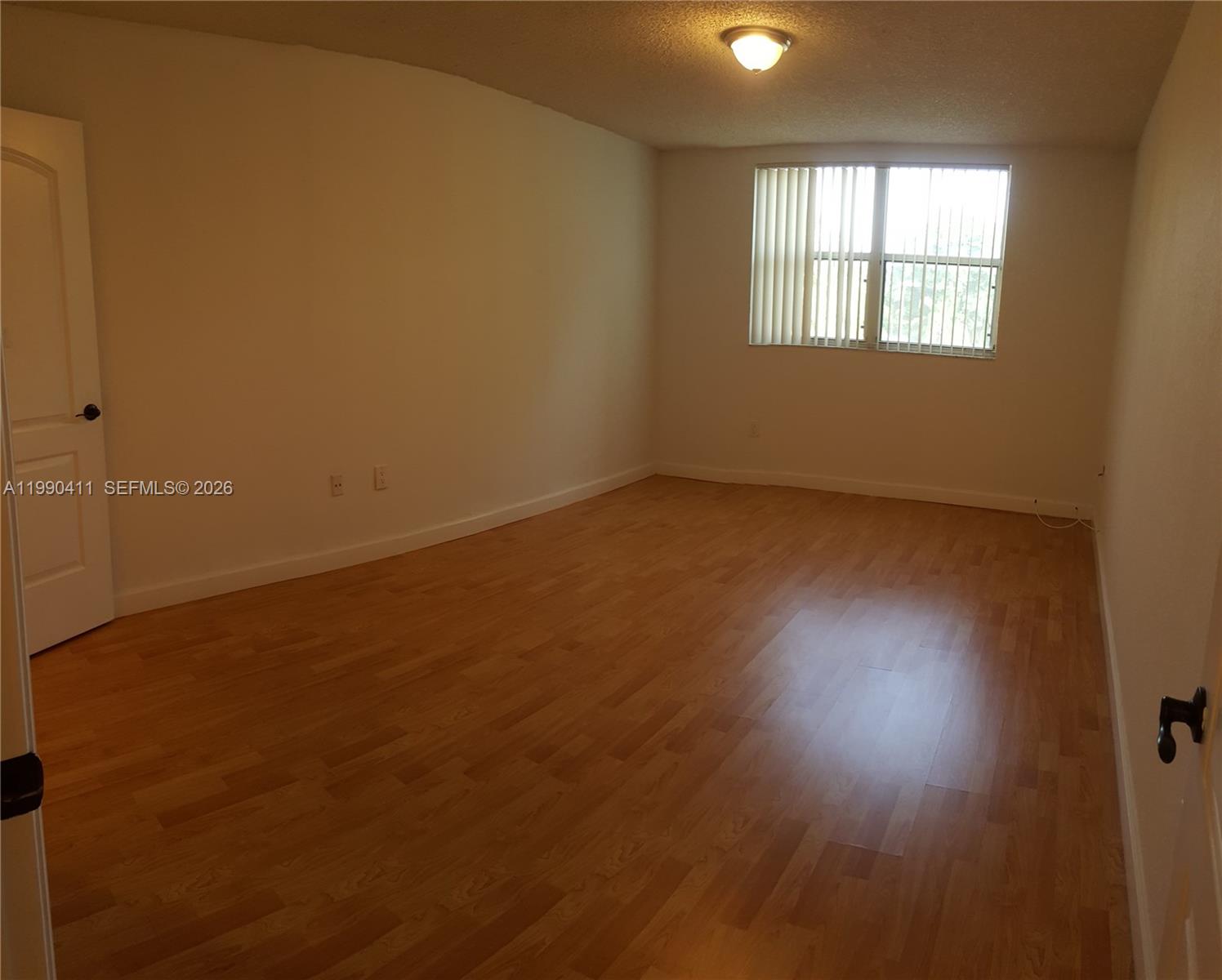 A11990411 Property Photo 7