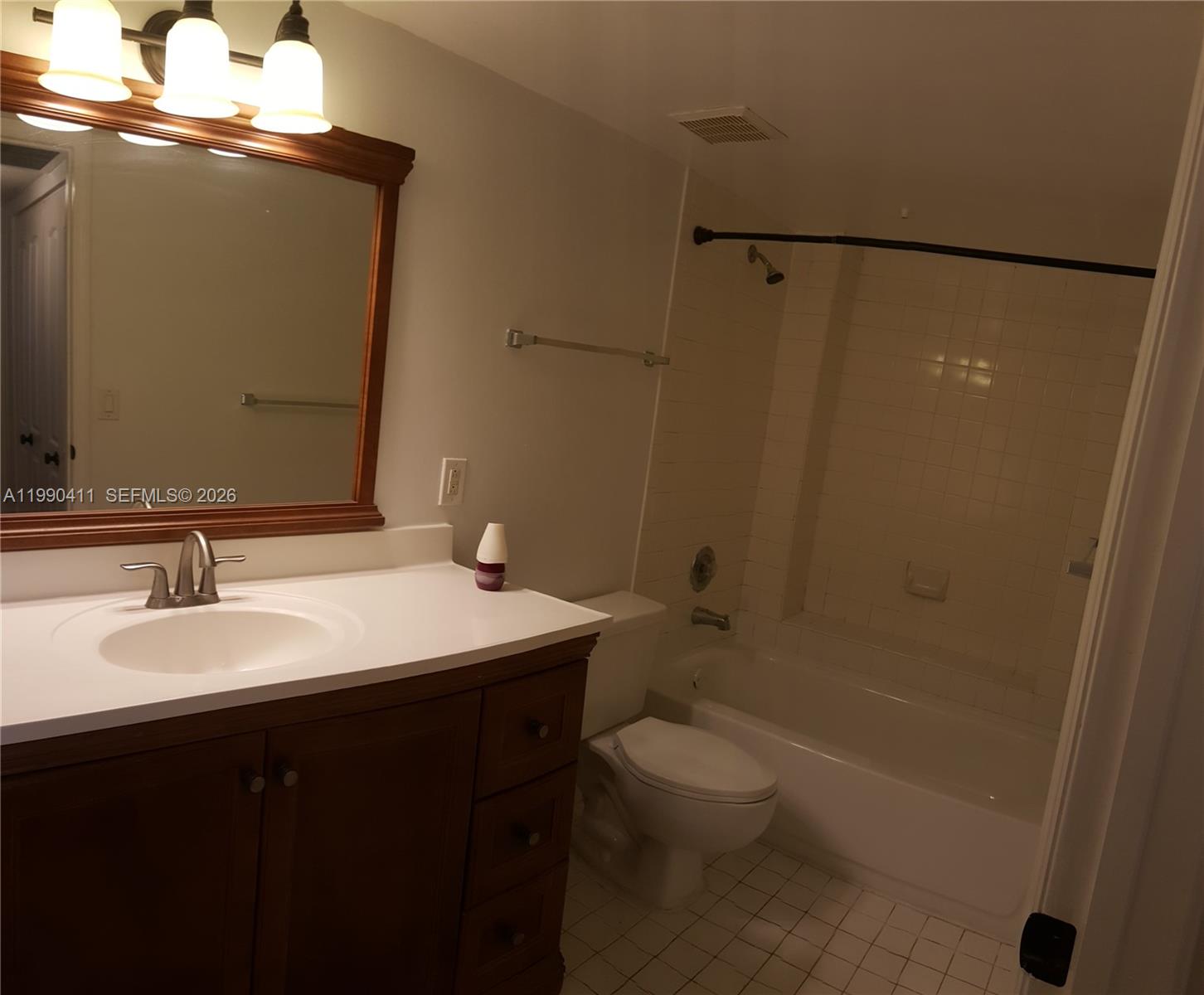 A11990411 Property Photo 10