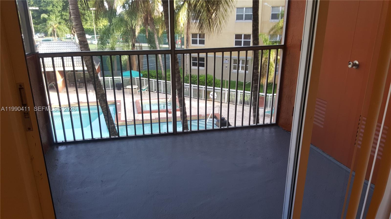 A11990411 Property Photo 11