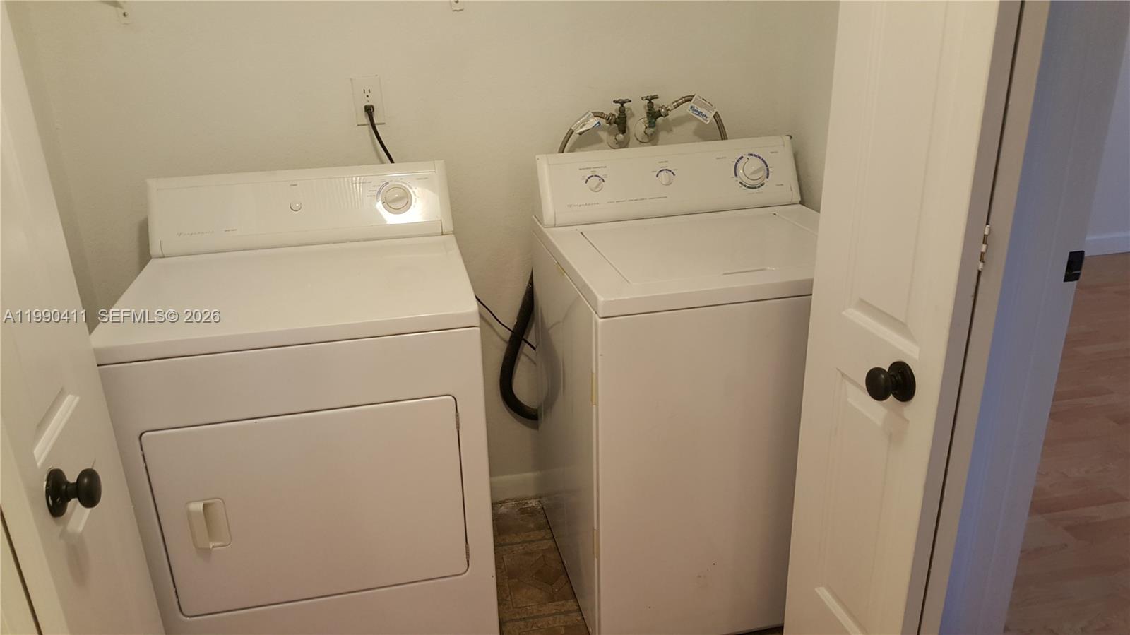 A11990411 Property Photo 12